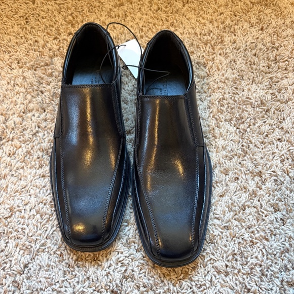 Kenneth Cole black dress shoes - Picture 2 of 3